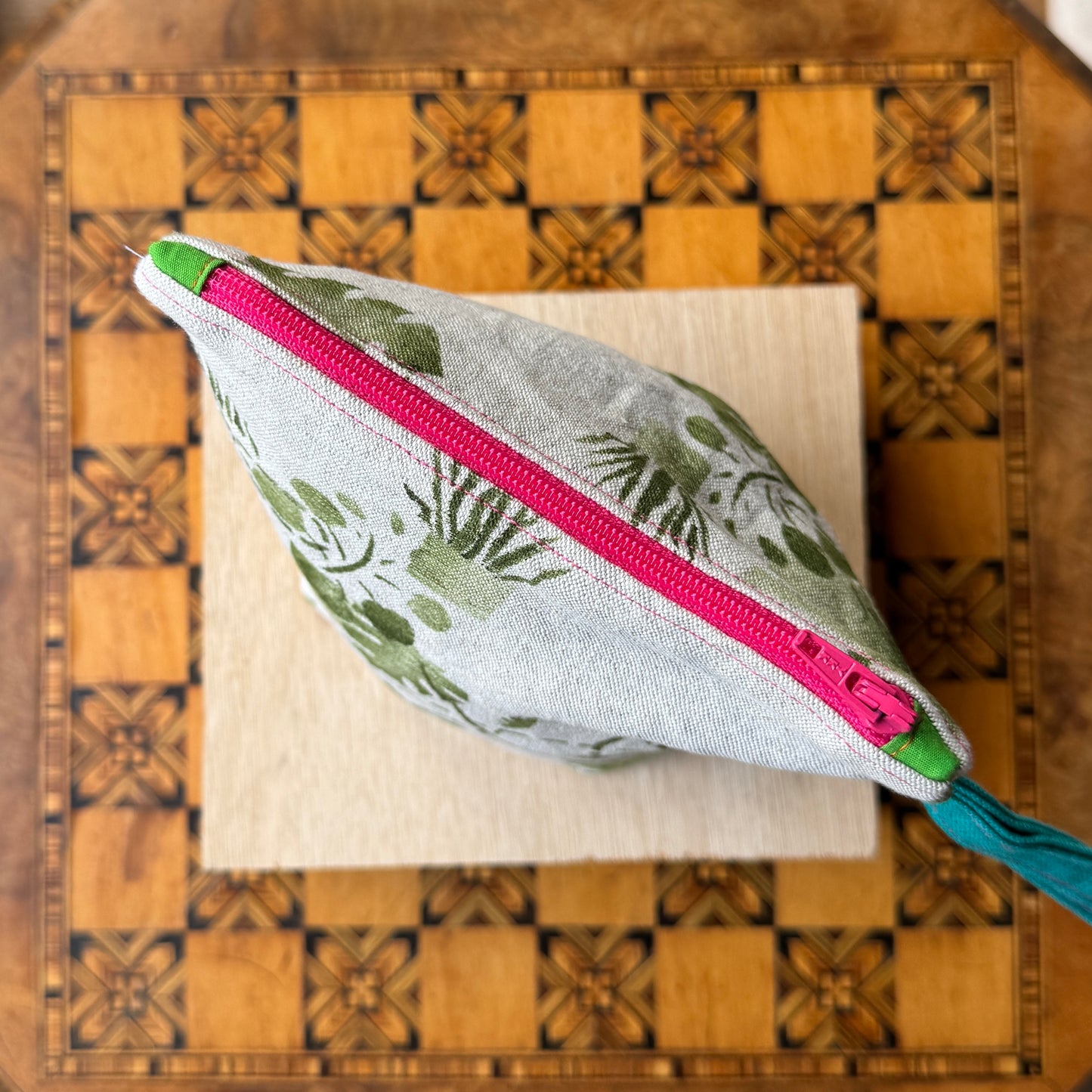 Houseplant Bag with Boxed Base