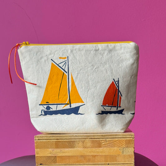 Boat Bag with Boxed Base