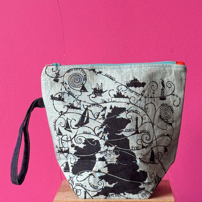 Shipping Forecast Bag with Boxed Base