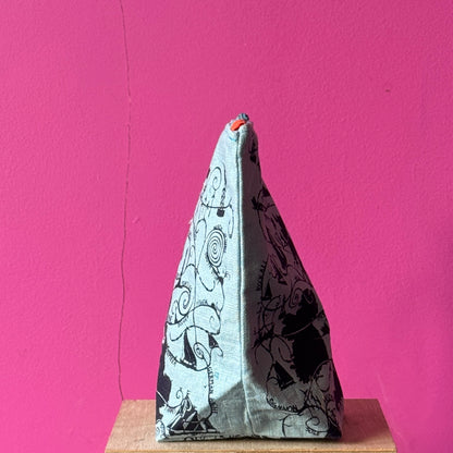 Shipping Forecast Bag with Boxed Base