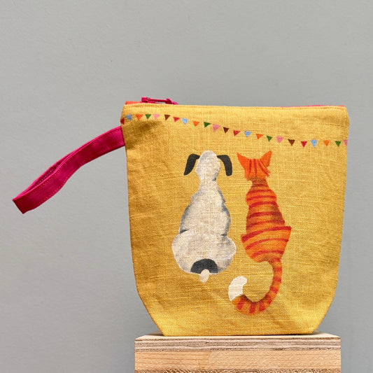 Doris and Stripes watch the Bunting with Boxed Base  on Yellow III