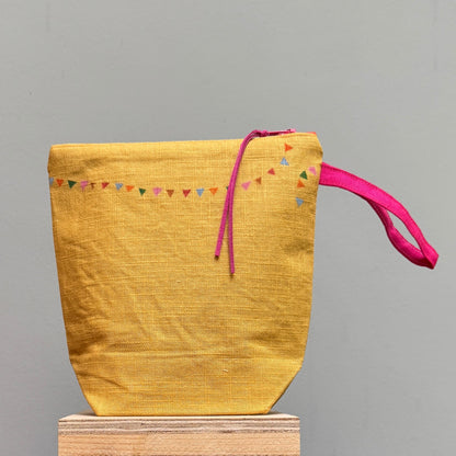 Doris and Stripes watch the Bunting with Boxed Base  on Yellow III