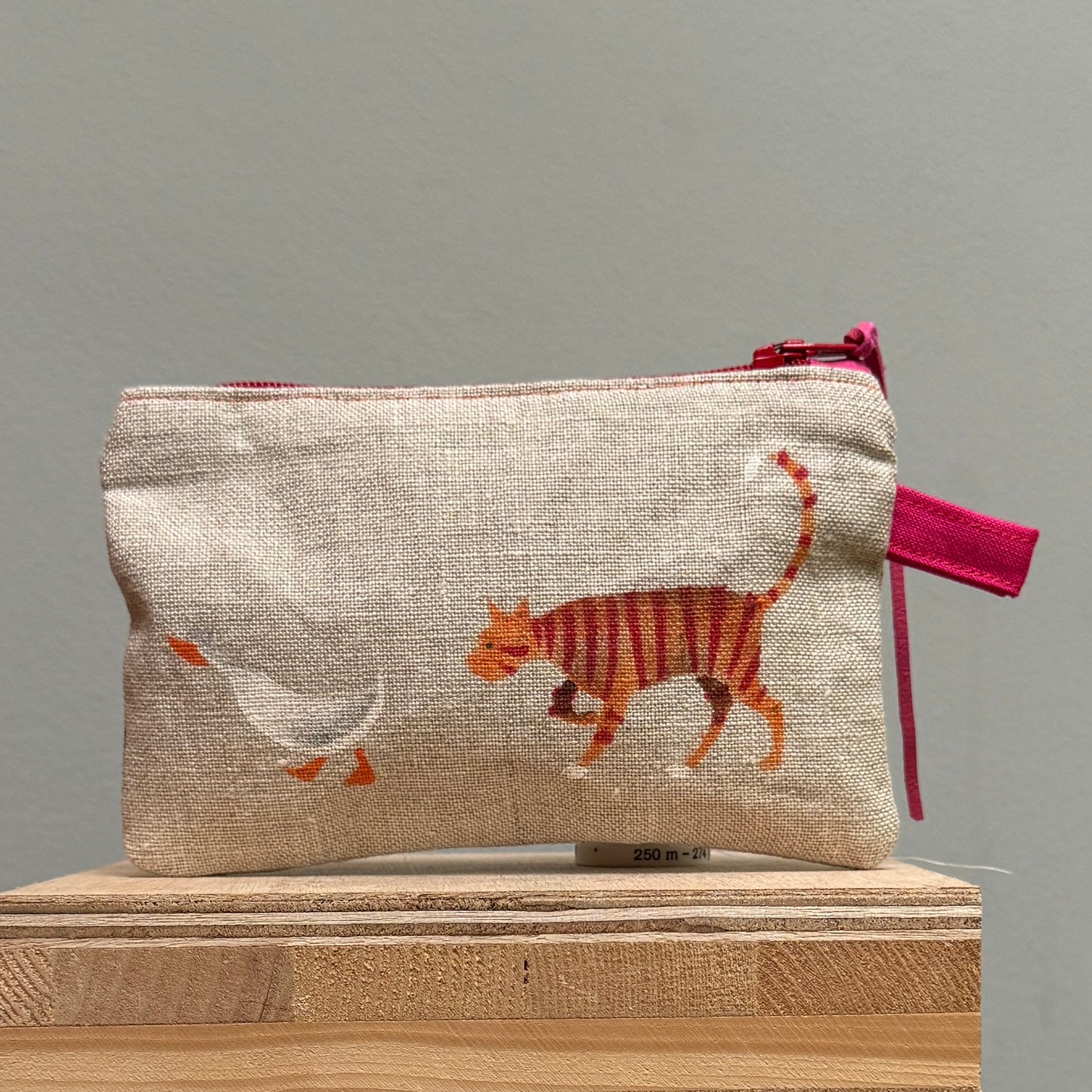 Roger, Doris, Horace and Stripes take a walk Natural  Purse I