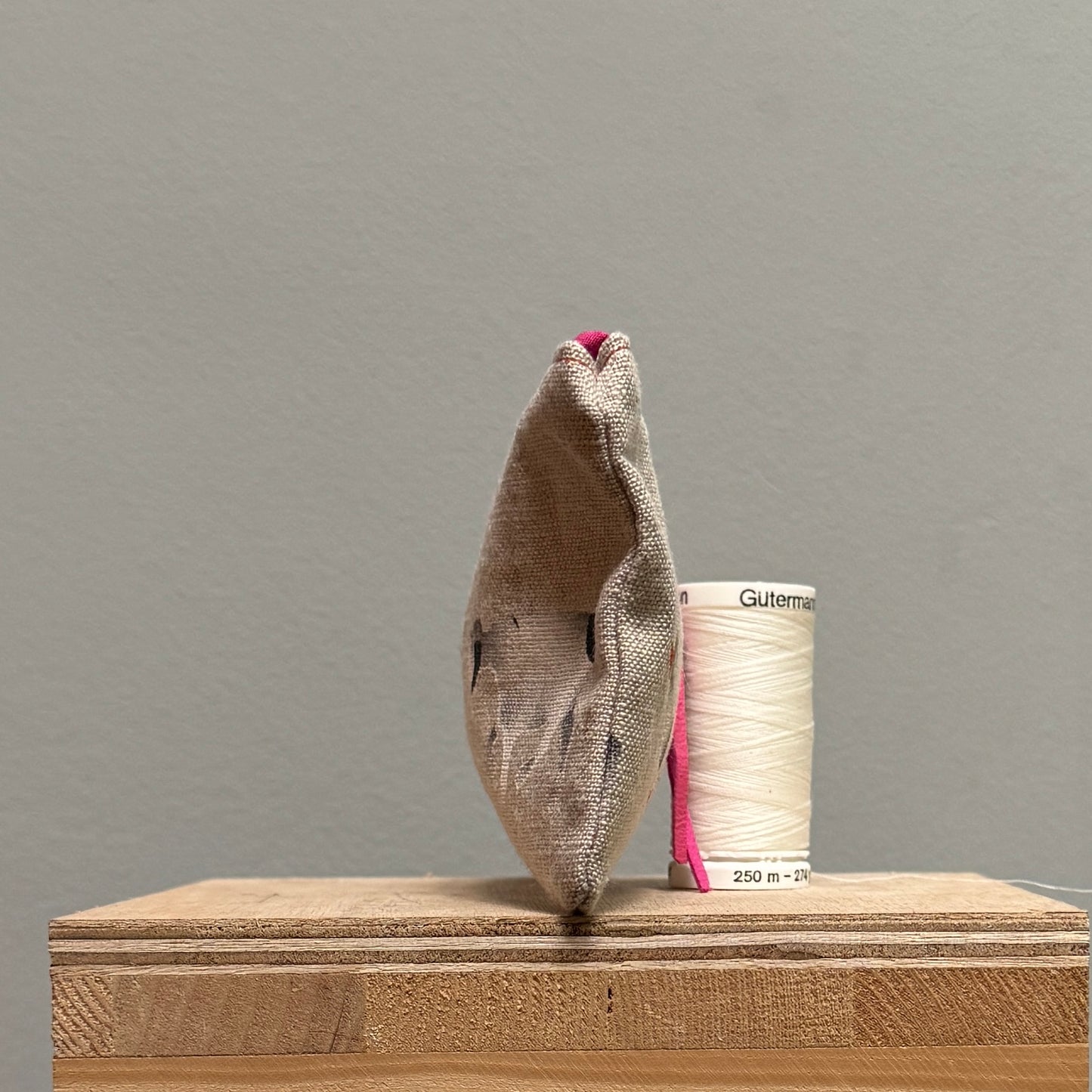 Roger, Doris, Horace and Stripes take a walk Natural  Purse I