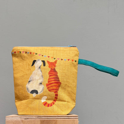 Doris and Stripes watch the Bunting with Boxed Base  on Yellow II