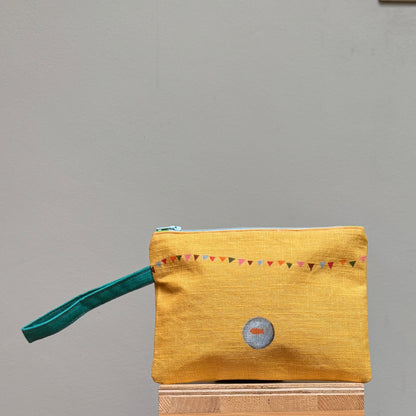 Hattie, Roger and Rover take a walk Purse I