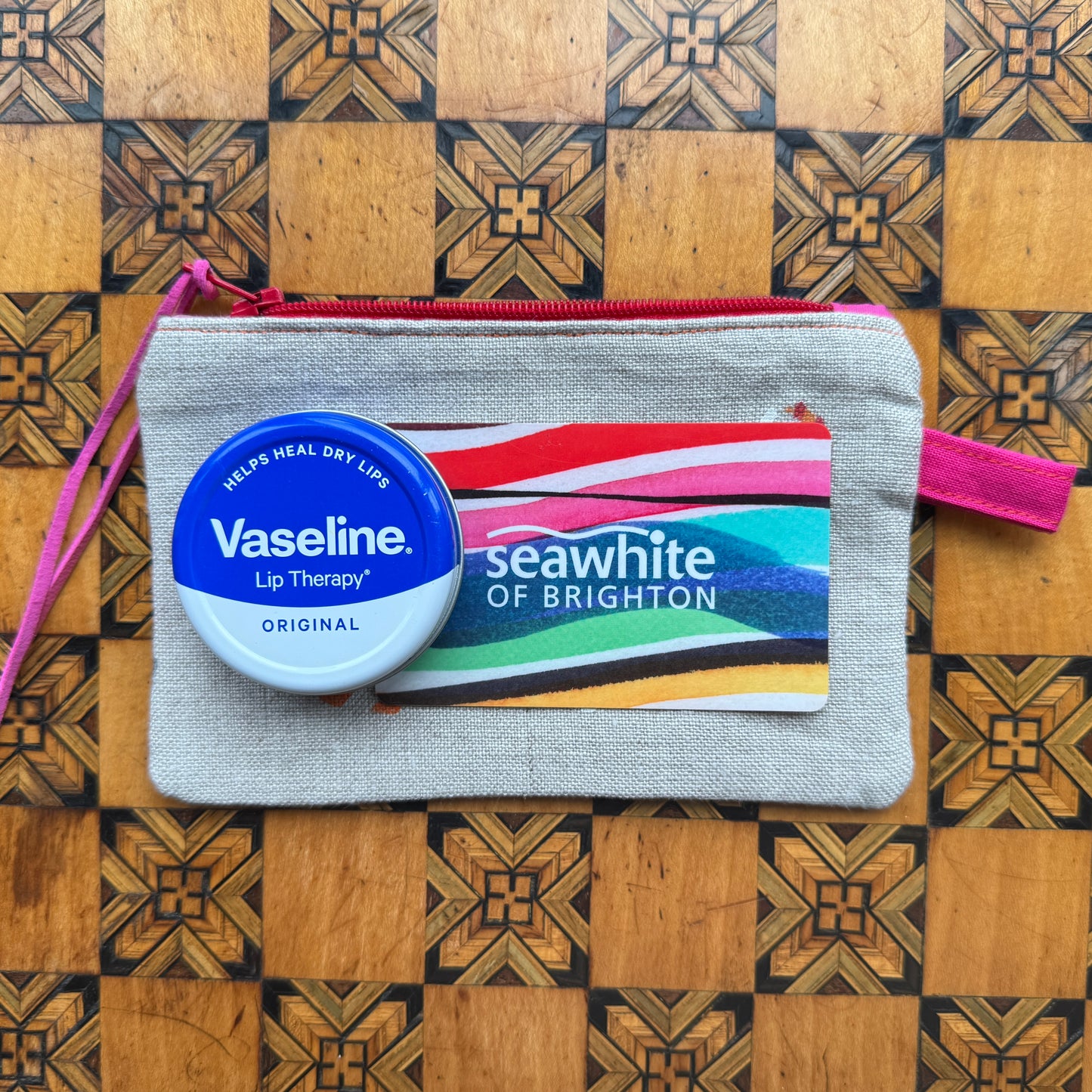 Roger, Doris, Horace and Stripes take a walk Natural  Purse I