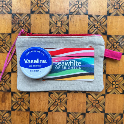 Roger, Doris, Horace and Stripes take a walk Natural  Purse I