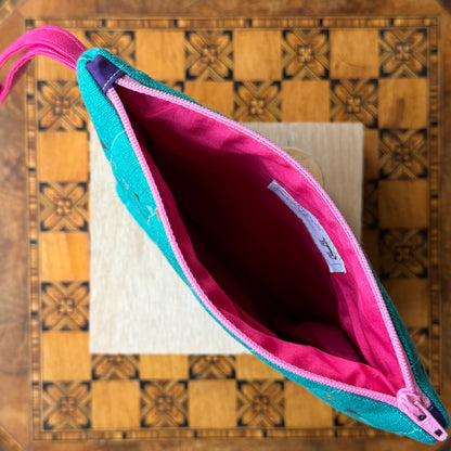 Doris and Stripes watch the Bunting with Boxed Base, Quilted  on Torquise I