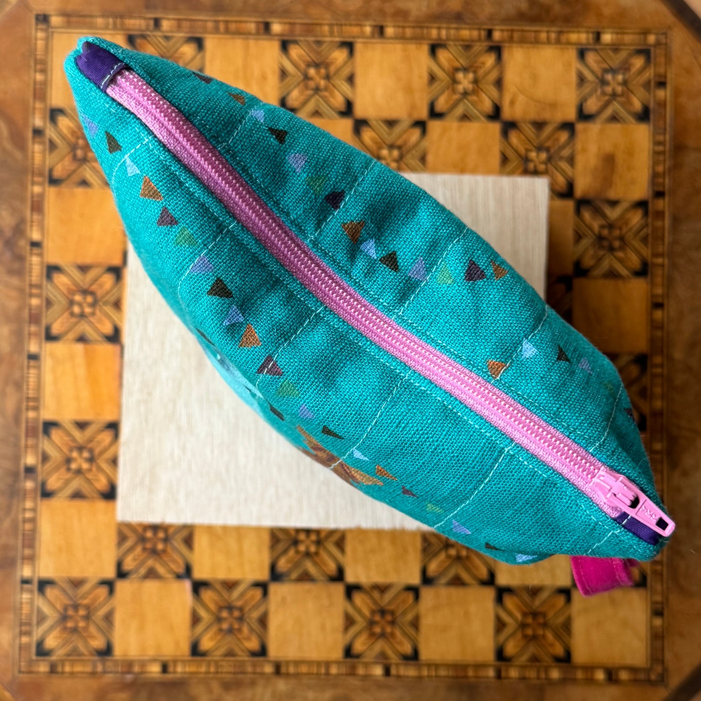 Doris and Stripes watch the Bunting with Boxed Base, Quilted  on Torquise I