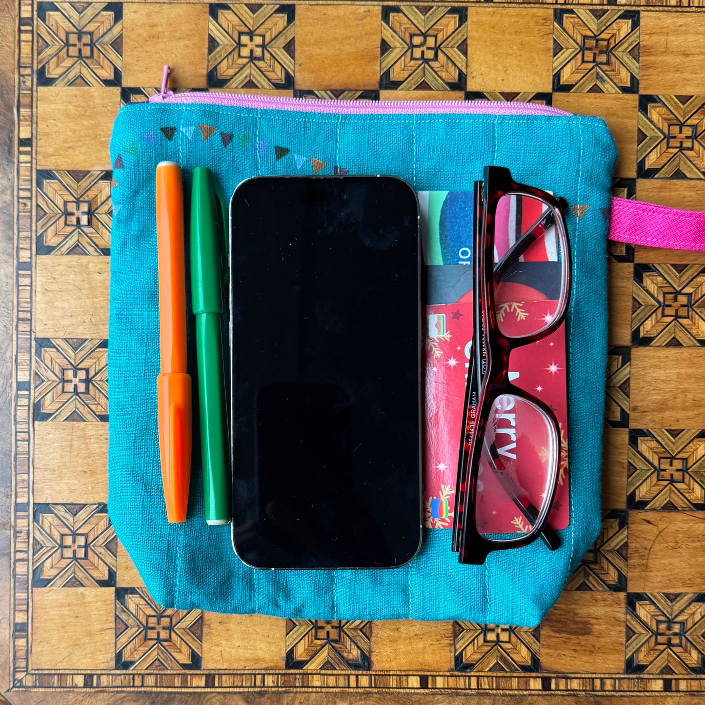 Doris and Stripes watch the Bunting with Boxed Base, Quilted  on Torquise I