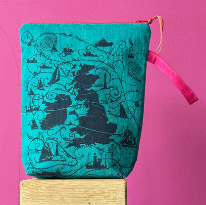 Shipping Forecast Bag with Boxed Base