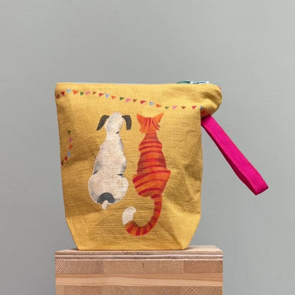 Doris and Stripes watch the Bunting with Boxed Base  on Yellow IV